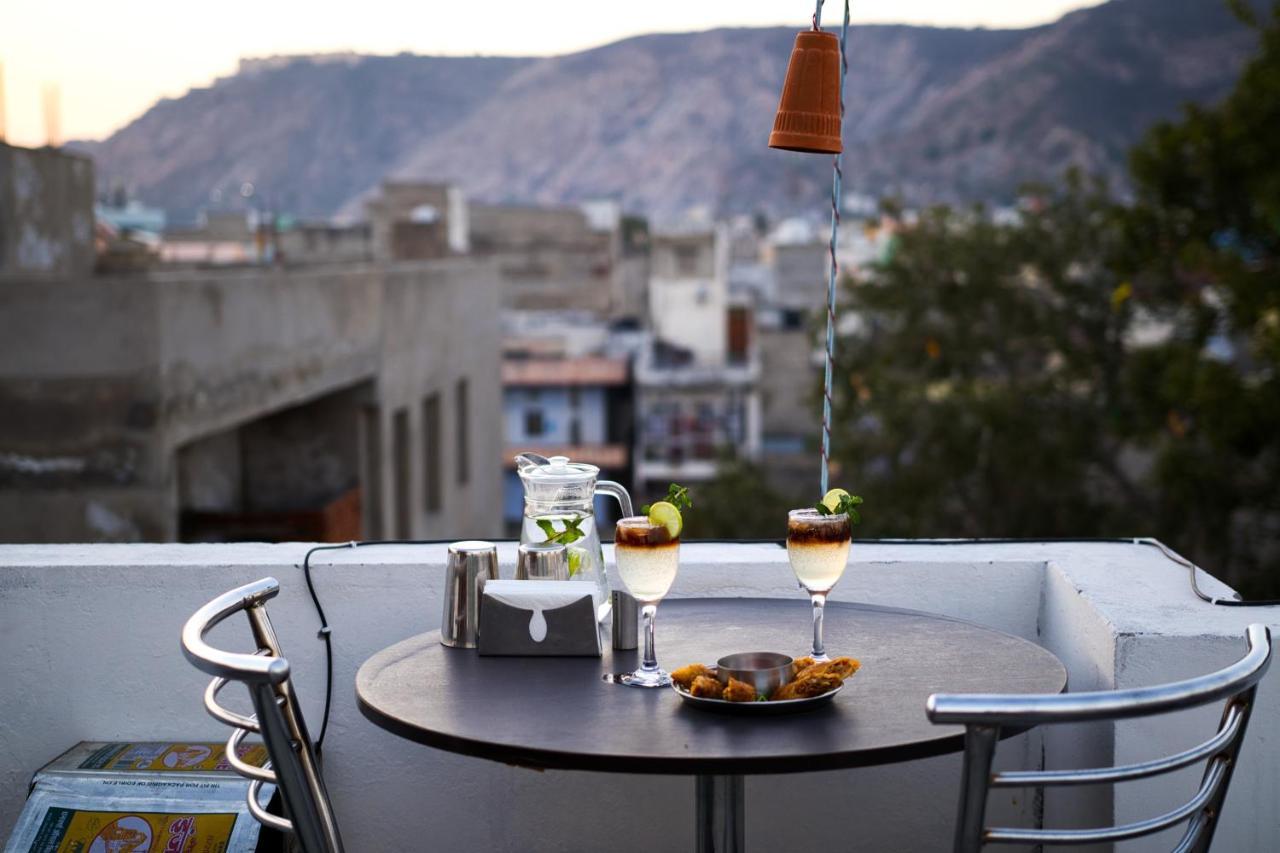 Chillout - A Boutique Hotel & Rooftop Restaurant Jaipur Exteriör bild