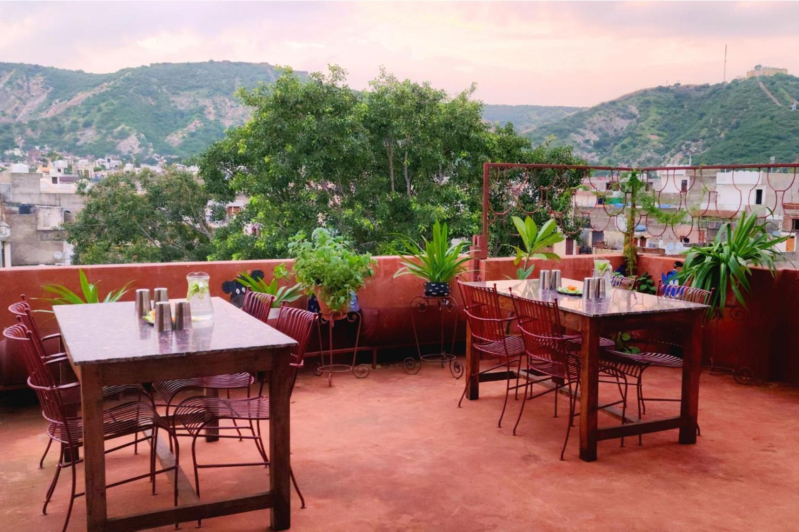 Chillout - A Boutique Hotel & Rooftop Restaurant Jaipur Exteriör bild