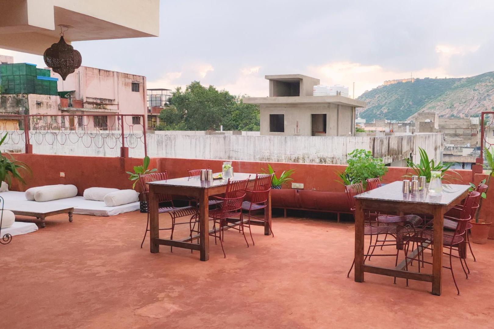 Chillout - A Boutique Hotel & Rooftop Restaurant Jaipur Exteriör bild