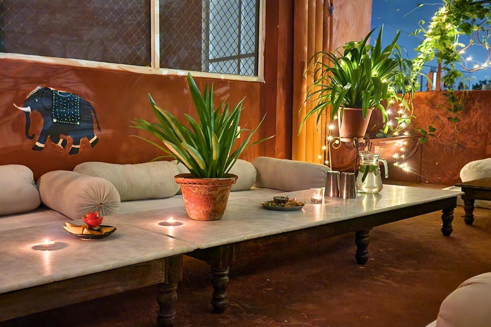 Chillout - A Boutique Hotel & Rooftop Restaurant Jaipur Exteriör bild